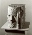 Kopf mit Hand, 1979, Gips und Glasaugen, Höhe 30 cm