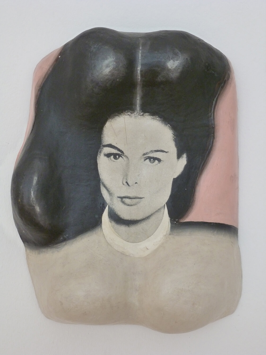 Siegfried Neuenhausen, Fräulein B., 1965, Papiermaché, Foto, Aufalge 10, 40 x 29 x 10 cm